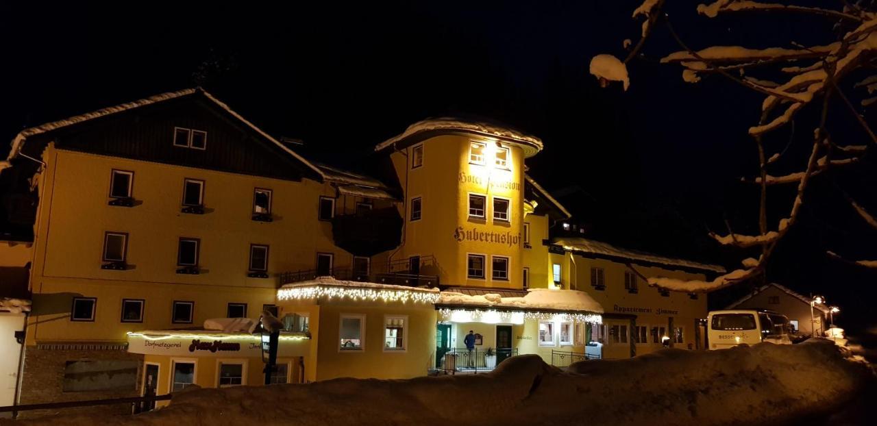 Hotel Hubertushof Flachau Exterior photo